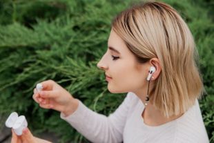 Bluetooth-гарнитура 4you INDUS white (BT 5.3, Гарантия 12мес, РРЦ - 672г) - ВКУСНАЯ ЦЕНА!